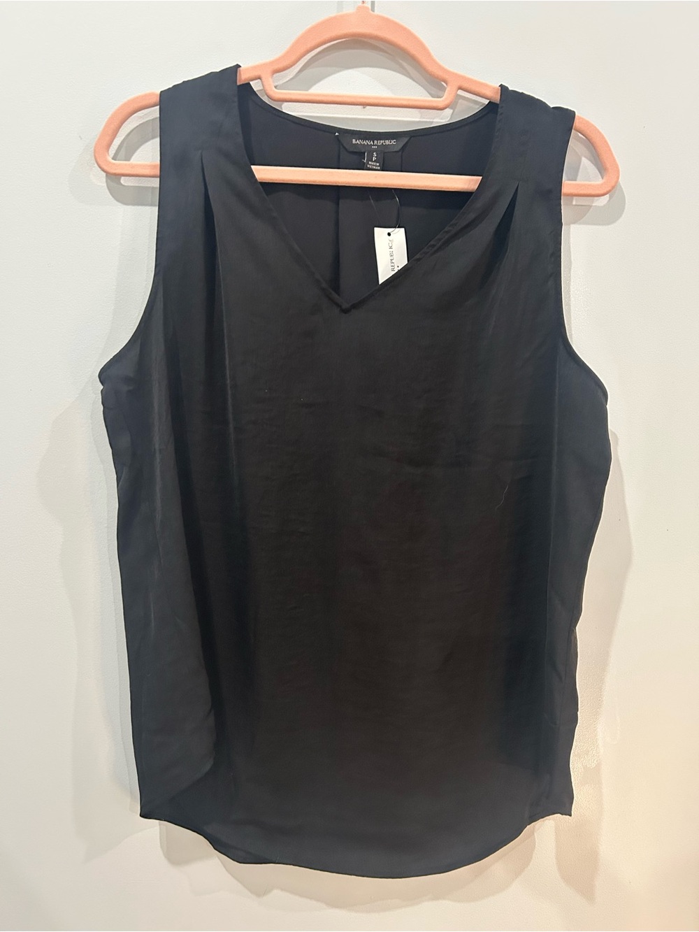 Banana Republic Black Sleeveless V-Neck Camisole